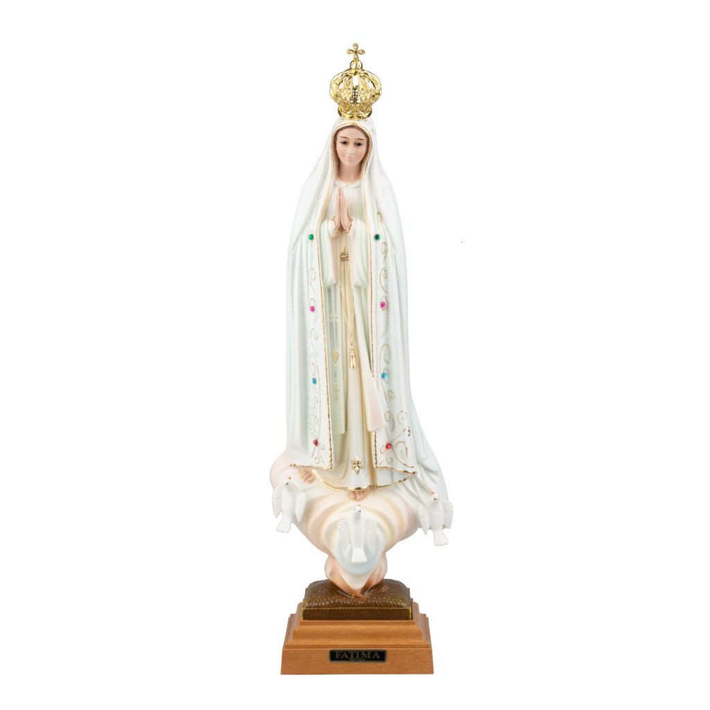 figura Matki Boskiej Fatimskiej z żywicy w złotej koronie, błękitnym płaszczu z brokatem, na podstawie