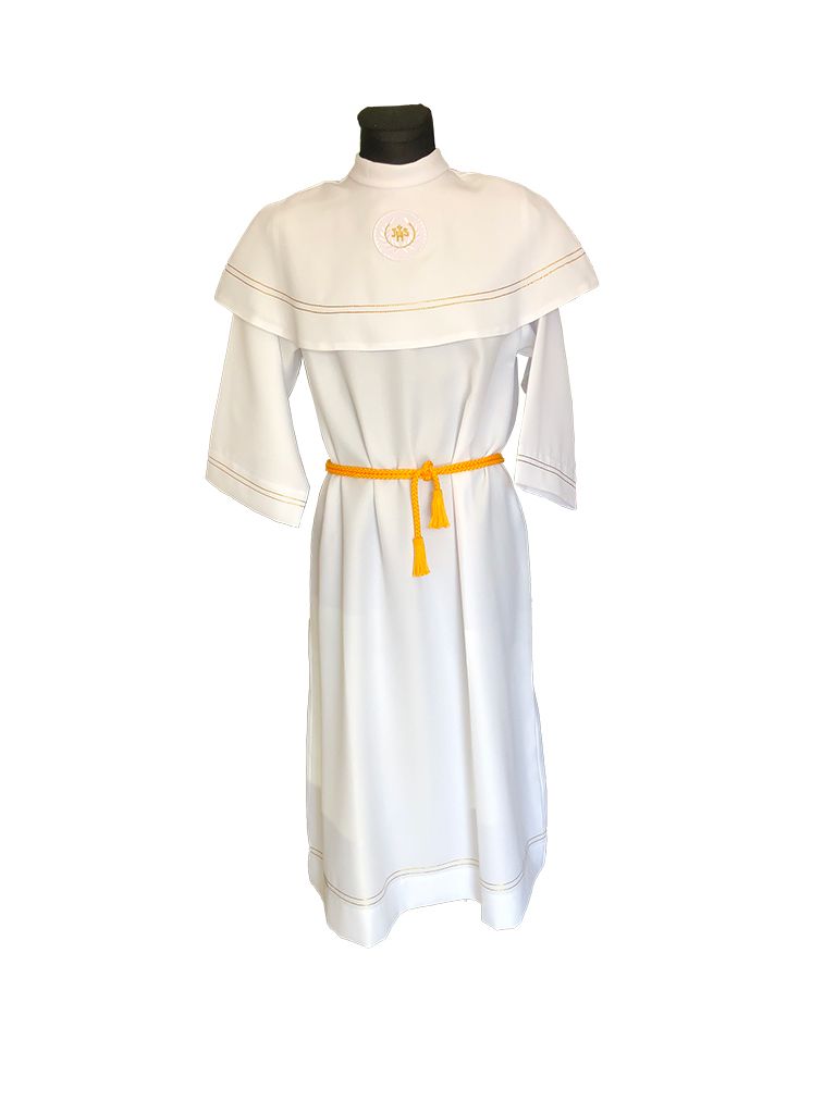 alba komunijna biała dla dziewczynki z żółtym cingulum i emblematem JHS na klatce piersiowej
