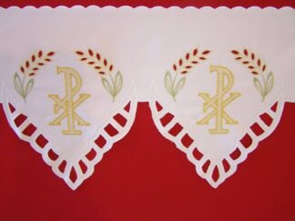 biały obrus haftowany ołtarzowy do kościoła - koronka z symbolem Px i kłosami po bokach