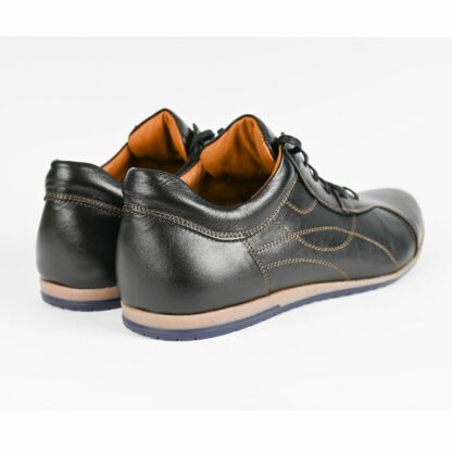 buty półbuty czarne ze wzorem, skórzane, widok z tył