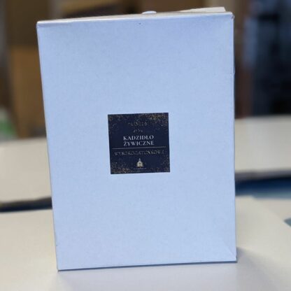 kartonik z kadzidłem kościelnym oros