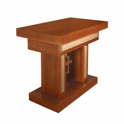 ołtrz drewniany z krzyżem