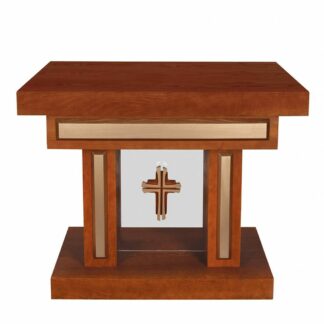 ołtrz drewniany z krzyżem